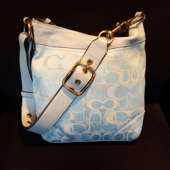 Coach shoulder bucket crossbody pocketbook - Picture 1 of 6
